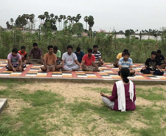 Yoga at Sreyes Farm